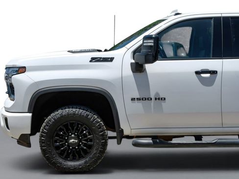 Used 2024 Chevrolet Silverado 2500 LTZ w/ LTZ Plus Package AWD/4WD image 10