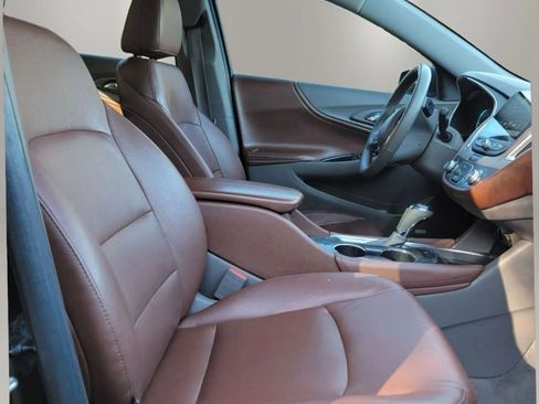 Used 2016 Chevrolet Malibu LT w/ Leather Package FWD image 15