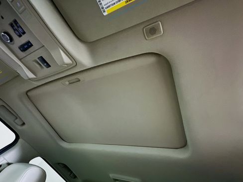 Used 2017 Cadillac Escalade Luxury image 26