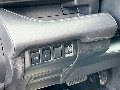 Used 2023 Subaru Ascent Touring image 10