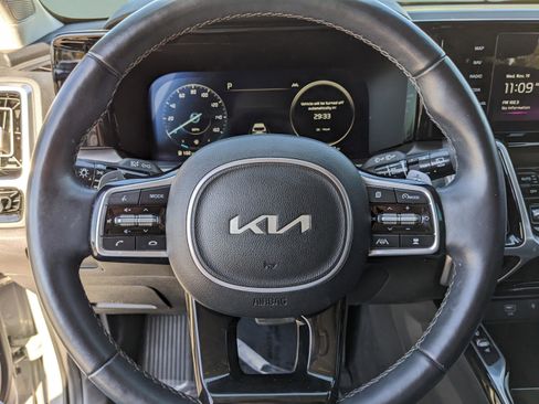 Used 2023 Kia Sorento SX image 31