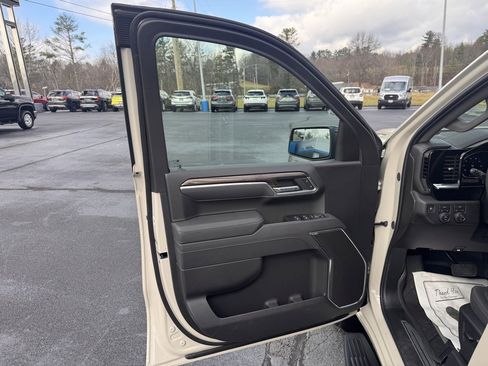 New 2026 Chevrolet Silverado 1500 RST w/ LPO, Dark Essentials Package image 19