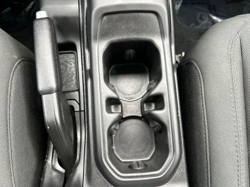 Used 2020 Jeep Wrangler Unlimited Sahara image 32