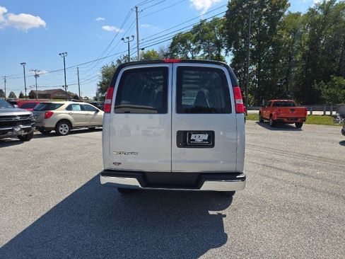 New 2025 Chevrolet Express 3500 w/ Driver Convenience Package image 9