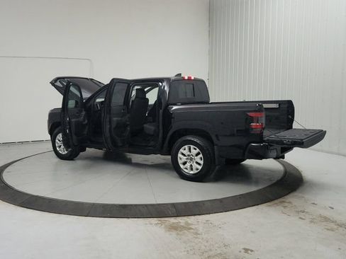 Used 2024 Nissan Frontier SV w/ SV Convenience Package RWD image 14
