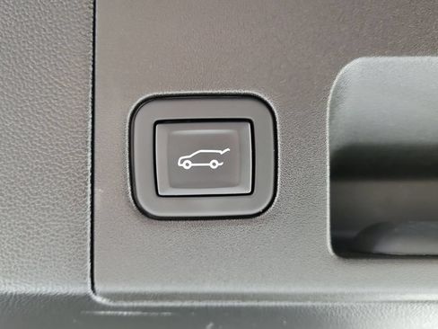 Certified 2023 Cadillac XT5 Sportv w/ Platinum Package AWD/4WD image 10