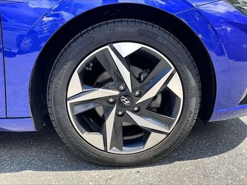 Used 2021 Hyundai Elantra Limited FWD image 9