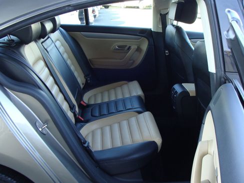 Used 2014 Volkswagen CC R-Line image 11