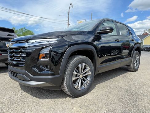 New 2026 Chevrolet Equinox LT FWD image 2