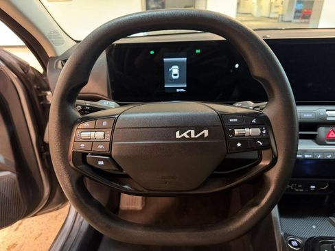 Used 2025 Kia K4 FWD image 28