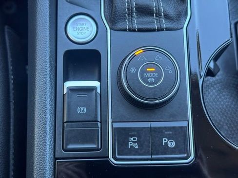 Used 2023 Volkswagen Atlas SEL Premium image 52