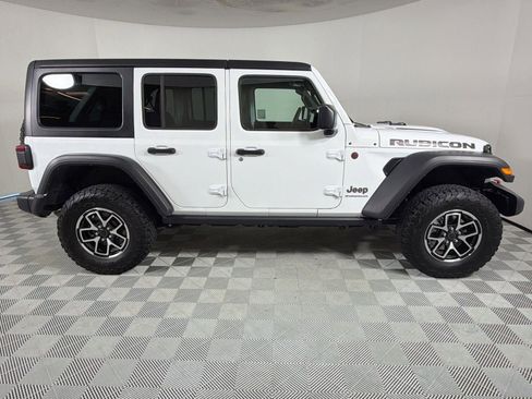 Used 2025 Jeep Wrangler Unlimited Rubicon AWD/4WD image 6