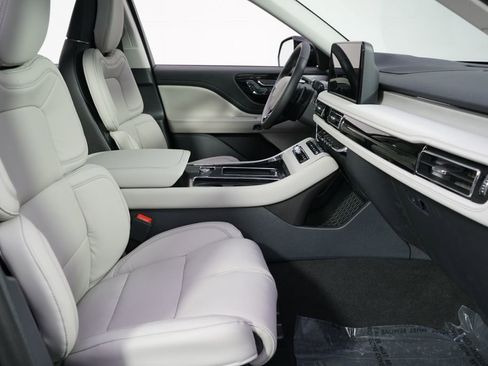New 2026 Lincoln Aviator Reserve AWD/4WD image 16