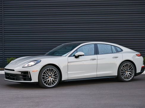 New 2026 Porsche Panamera 4 image 1
