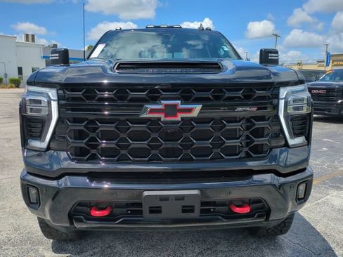 Used 2025 Chevrolet Silverado 2500 ZR2 AWD/4WD image 10