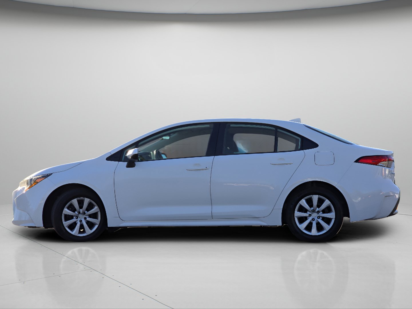 Used 2020 Toyota Corolla LE FWD image 19