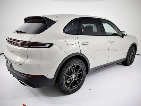 Certified 2025 Porsche Cayenne image 7