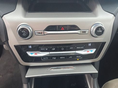 Used 2021 Ford Explorer 2WD image 18