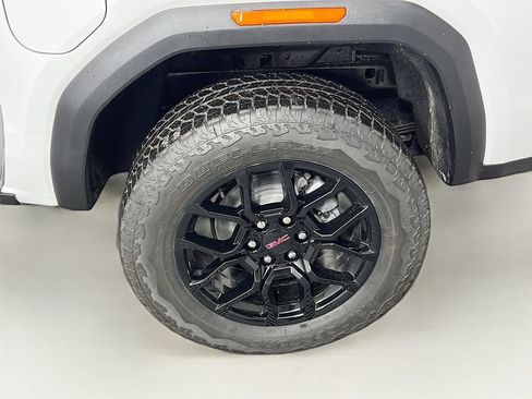 New 2026 GMC Canyon Elevation w/ Convenience Package image 24