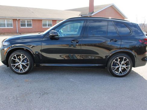 Used 2024 BMW X5 xDrive40i w/ M Sport Package image 6