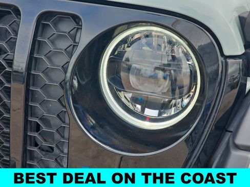 Used 2023 Jeep Wrangler Unlimited w/ Cold Weather Group image 31