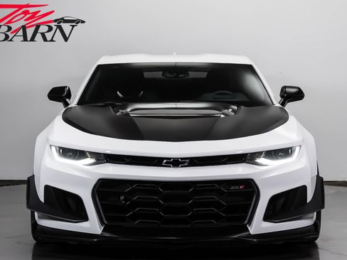 Used 2018 Chevrolet Camaro ZL1 RWD image 8