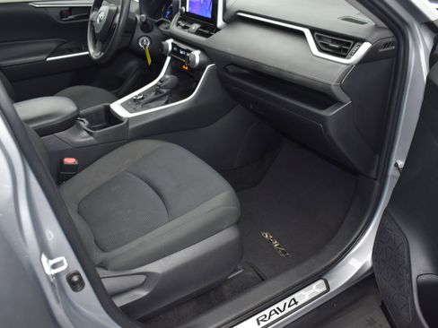 Used 2024 Toyota RAV4 LE image 11