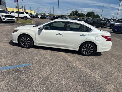 Used 2016 Nissan Altima 2.5 SL w/ 2.5 Technology w/LED Package image 8