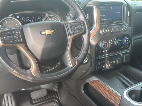 Used 2021 Chevrolet Silverado 2500 High Country w/ Technology Package AWD/4WD image 17