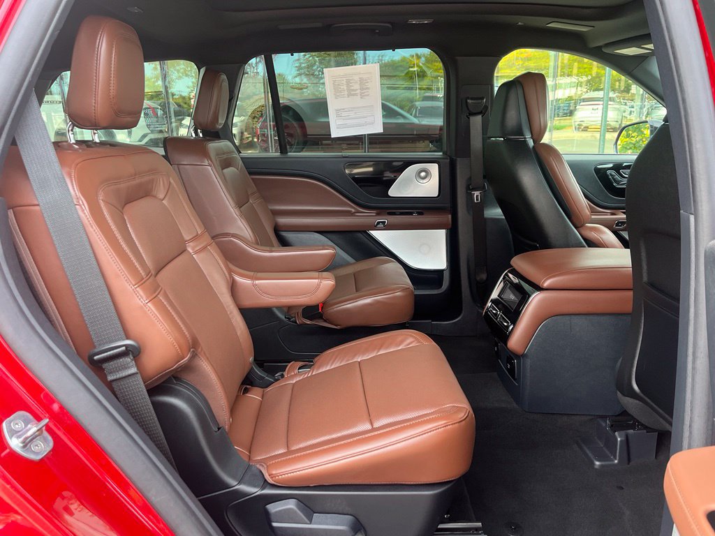 Used 2025 Lincoln Aviator Reserve w/ Equipment Group 201A AWD/4WD image 21