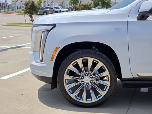 New 2026 Cadillac Escalade Platinum Luxury w/ LPO, Radiant Package AWD/4WD image 10