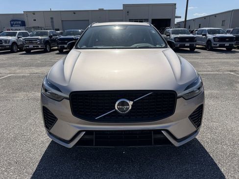Used 2023 Volvo XC60 B6 Ultimate w/ Protection Package Premier AWD/4WD image 3