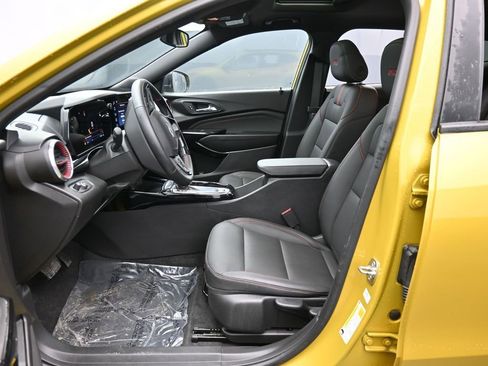 Used 2024 Chevrolet Trax RS w/ Sunroof Package image 32