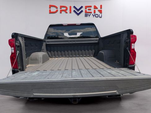 Used 2022 Chevrolet Silverado 1500 LT w/ Z71 Off-Road Package AWD/4WD image 23