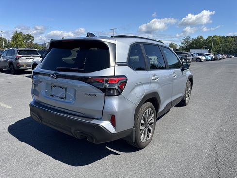 Certified 2025 Subaru Forester Touring AWD/4WD image 31