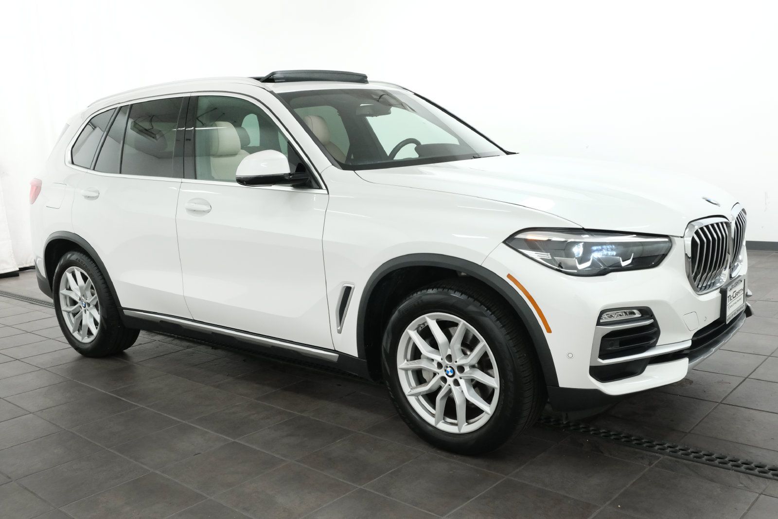 Used 2021 BMW X5 xDrive40i w/ Parking Assistance Package AWD/4WD image 7