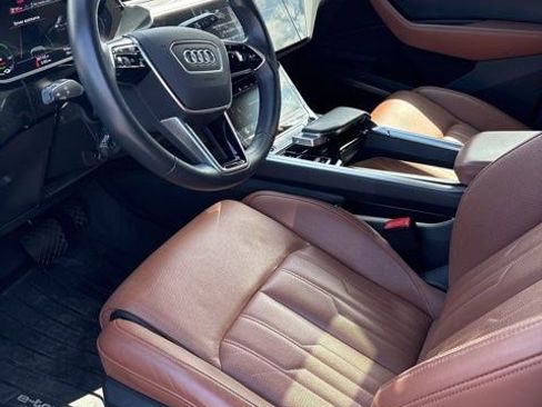 Used 2022 Audi e-tron Chronos AWD/4WD image 5