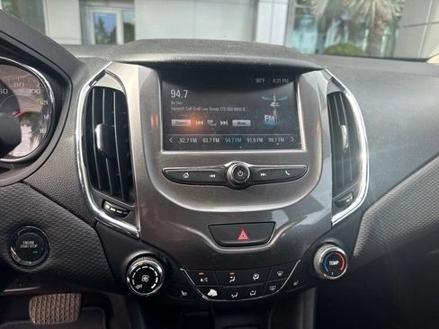 Used 2017 Chevrolet Cruze LT w/ Convenience Package FWD image 7