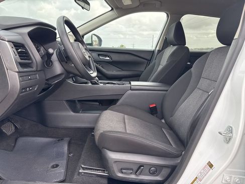 Used 2024 Nissan Rogue SV AWD/4WD image 6