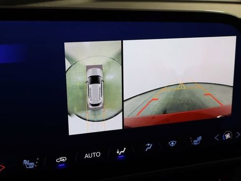 Used 2024 Chevrolet Equinox EV RS image 35