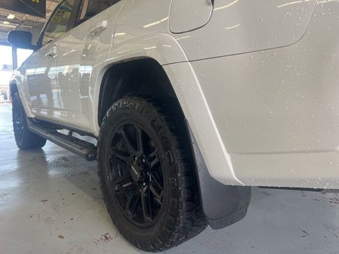 Used 2023 Toyota 4Runner TRD Off-Road Premium w/ Moonroof Package AWD/4WD image 10