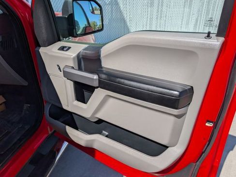 Used 2015 Ford F150 XLT AWD/4WD image 27