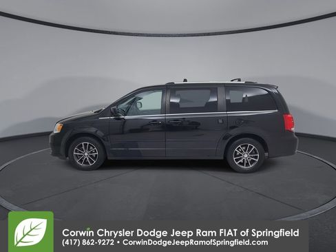 Certified 2017 Dodge Grand Caravan SXT image 10