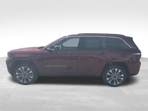 New 2024 Jeep Grand Cherokee Overland w/ Advanced Protech Group III AWD/4WD image 14
