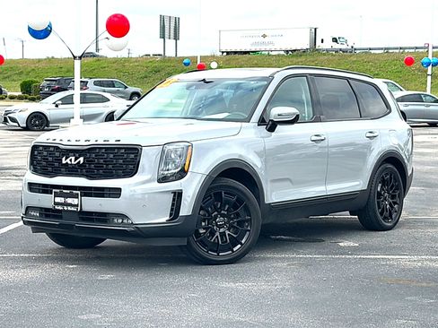Used 2022 Kia Telluride SX w/ SX Prestige Package AWD/4WD image 2