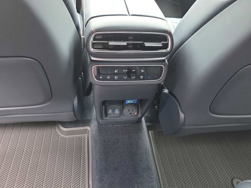 New 2026 Genesis GV80 3.5T e-SC AWD/4WD image 32