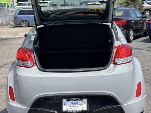 Used 2013 Hyundai Veloster RE:MIX Edition FWD image 9