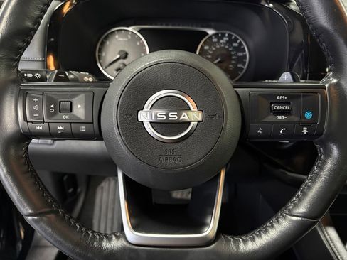 Used 2024 Nissan Pathfinder SV image 18