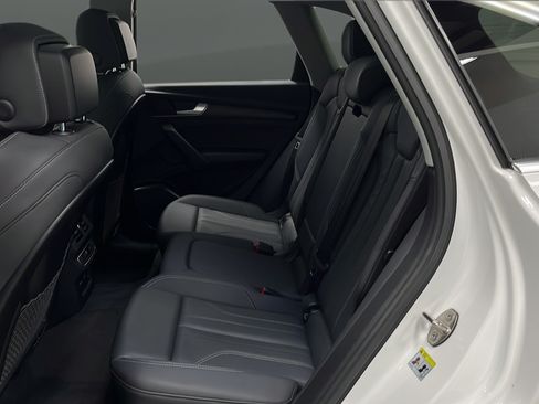 Used 2022 Audi Q5 e Premium w/ Convenience Package AWD/4WD image 24