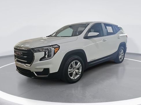 Used 2023 GMC Terrain SLE w/ LPO, Floor Liner Package AWD/4WD image 9